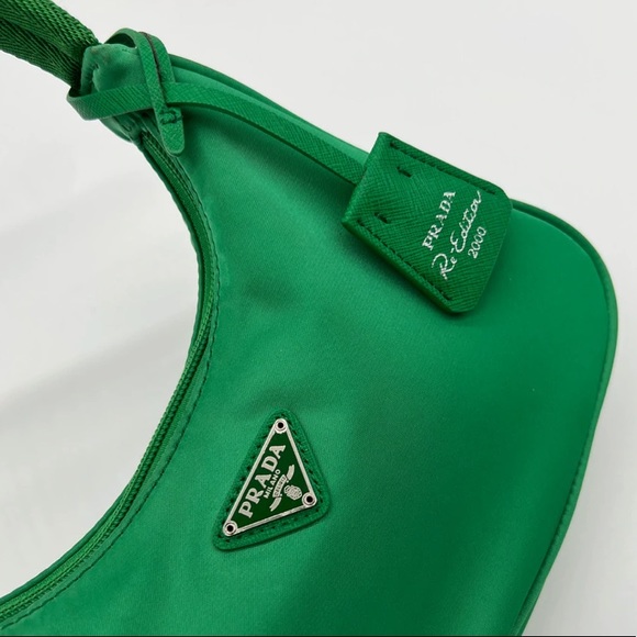 Prada Mini Re-edition 2000 - Picture 2 of 7